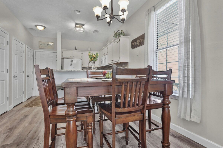 Interior 5, River Oaks 57B, Horry