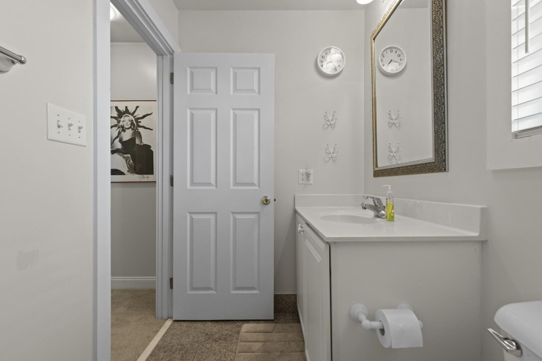 Bathroom 2, Suncatcher 4 Bedroom Home by RedAwning, Carteret