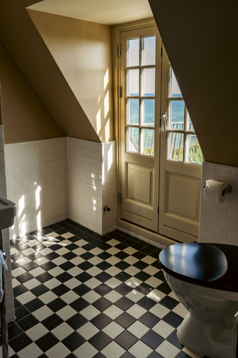 Bathroom 5, Helenekilde Badehotel, Gribskov