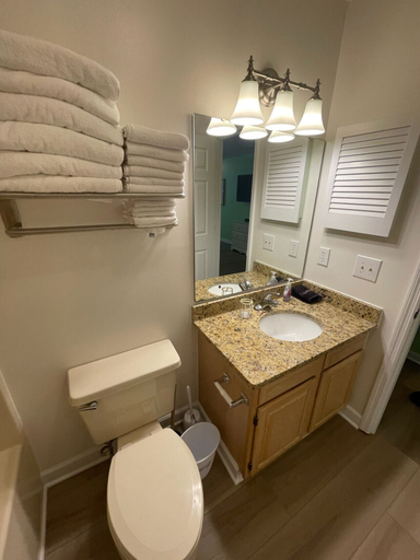 Interior 5, Pelicans Reef Large 2BR Condo w/ Vaulted Ceilings, Loft Bedroom & Space for 8 Guests, Horry