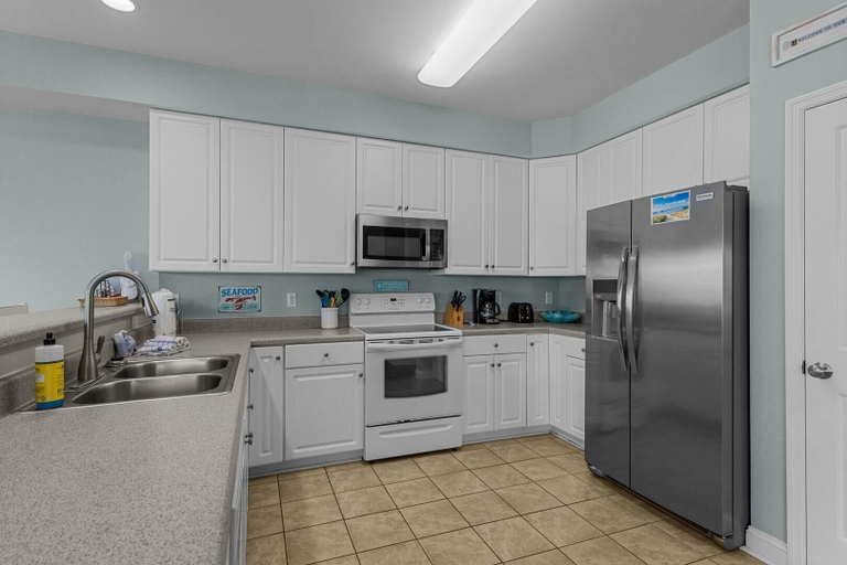 Private kitchen 2, Slack Tide 3 Bedroom Condo by RedAwning, Carteret