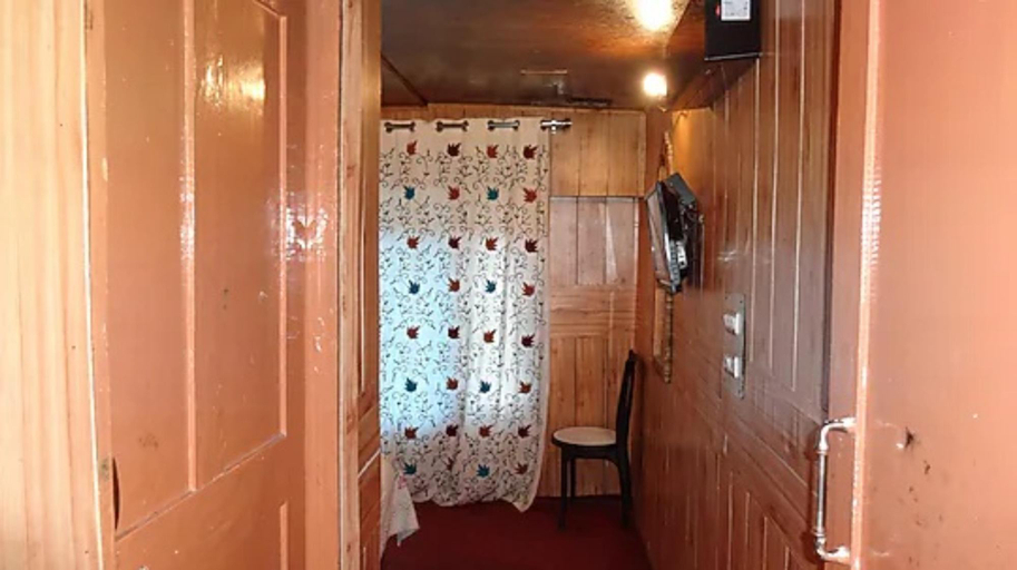Bathroom, Hotel New Mount View Gulmarg Jammu and Kashmir, Baramulla