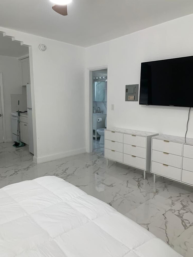 Interior 5, Cozy 1 Bedroom Beach Apartment, Walk to Miami Beach, Miami-Dade