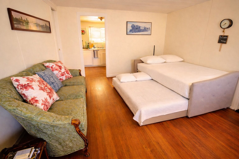 Bedroom 2, Siltcoos Station Retreats, Lane