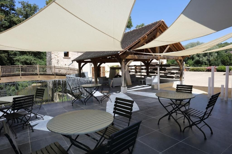 Outdoor dining 4, Le Moulin Babet, Aisne