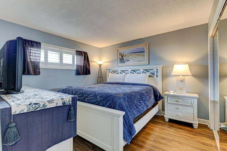 Room 5, 0310 Seaside Serenity 1 Bedroom Condo, New Hanover