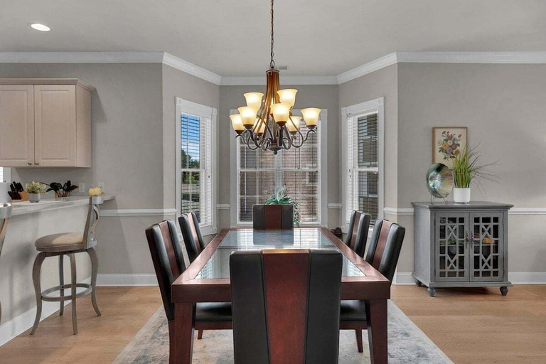 Interior 2, Magnolia Pointe Luster Leaf 4890-301, Horry
