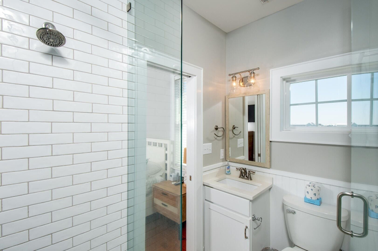 Bathroom 4, Reef Points Wardroom 2 Bedroom Townhouse, Carteret
