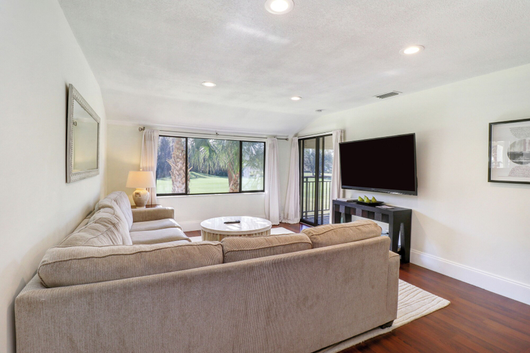 Living area 3, Saddlebrook Golf Course Condo Voila Rent, Pasco