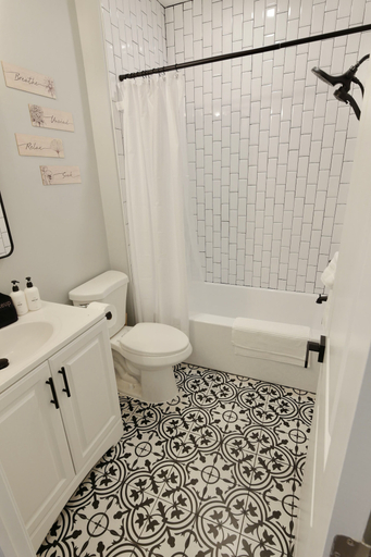 Interior 3, Serene Settler Capitol Hill - 4 Bedroom, Washington D.C.