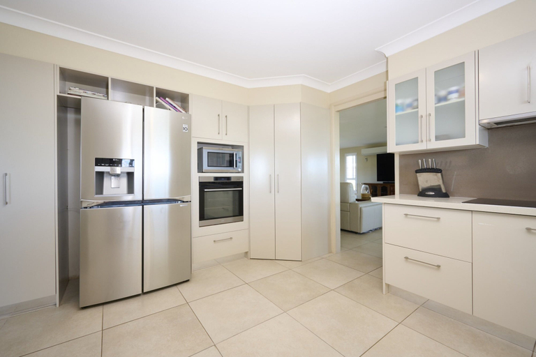 Private kitchen 4, Family Coastal Retreat With Pool and Balcony Views, Coffs Harbour - Pt B
