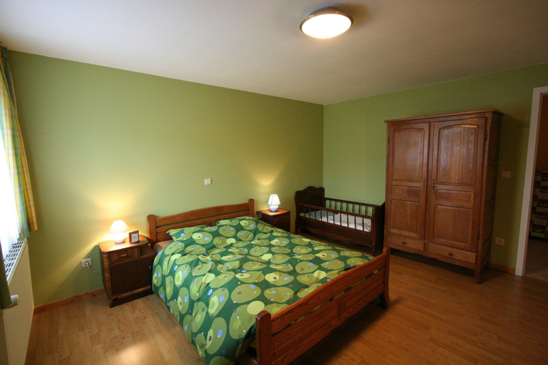 Bedroom 2, Farmhouse Stay in Ondenval, Liège