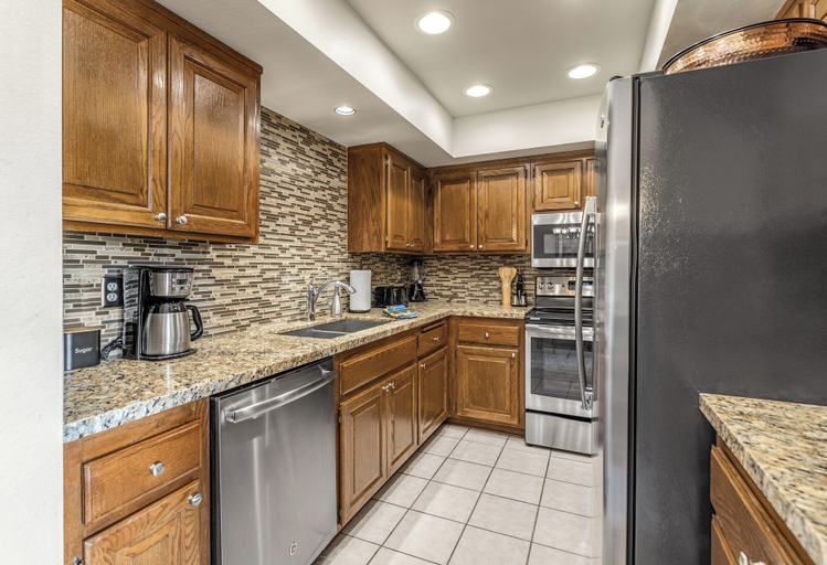 Interior 5, Plaza Villas 554, Riverside