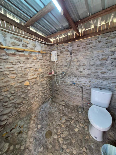 Shower 2, Ban Kham Kee Homestay, Chom Thong