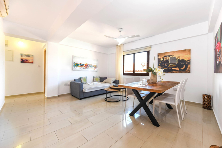 Room 4, Nissi Apartment 101