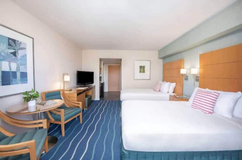 Interior 2, Renovated, Stunning Views Ala Moana w Balcony 2029, Honolulu