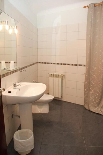 Bathroom 5, Residencial Parque, Celorico da Beira