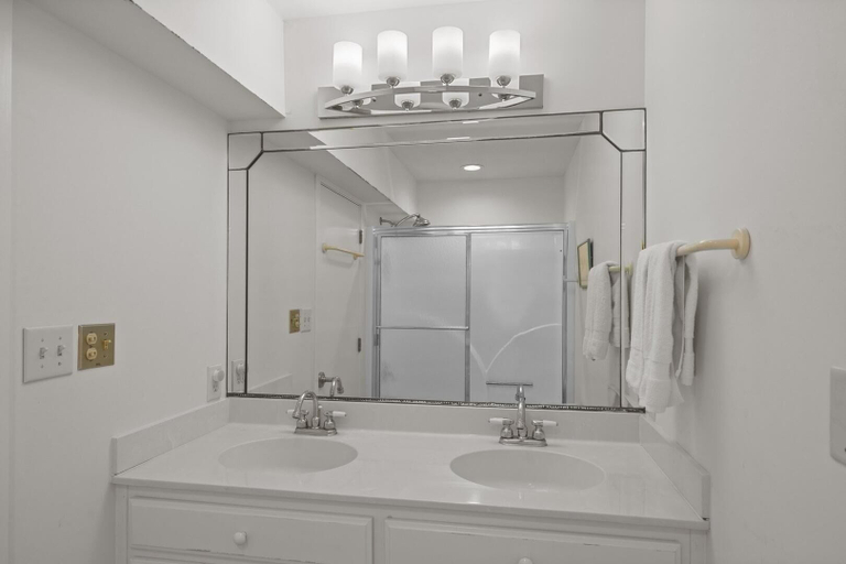 Bathroom 4, Perkins Cottage 5 Bedroom Home by RedAwning, Carteret
