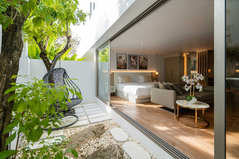 Terrace/patio 5, Sea Theatre Kata by ROI, Phuket Island