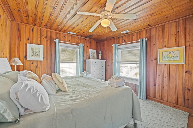 Room 3, Pollock Cottage 6 Bedroom Home, Carteret