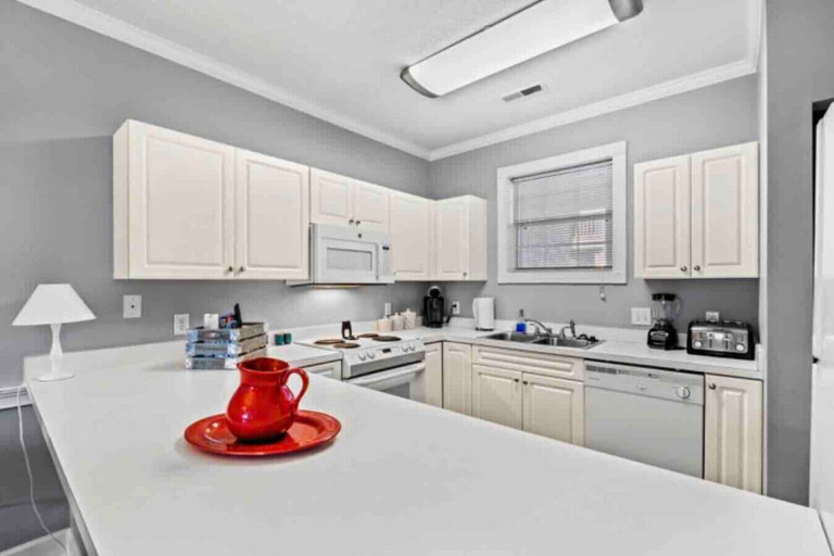 Interior 2, Captains Quarters Bright 2BR Pet-friendly Beach Condo w/ Coastal Decor & Relaxed Vibes, Horry