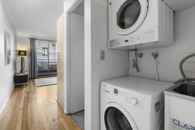 Bathroom 3, Bright 1-bed Apartment in Central Redfern, Sydney