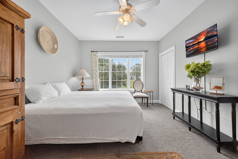 Interior 2, Magnolia Pointe Luster Leaf 4890-203, Horry