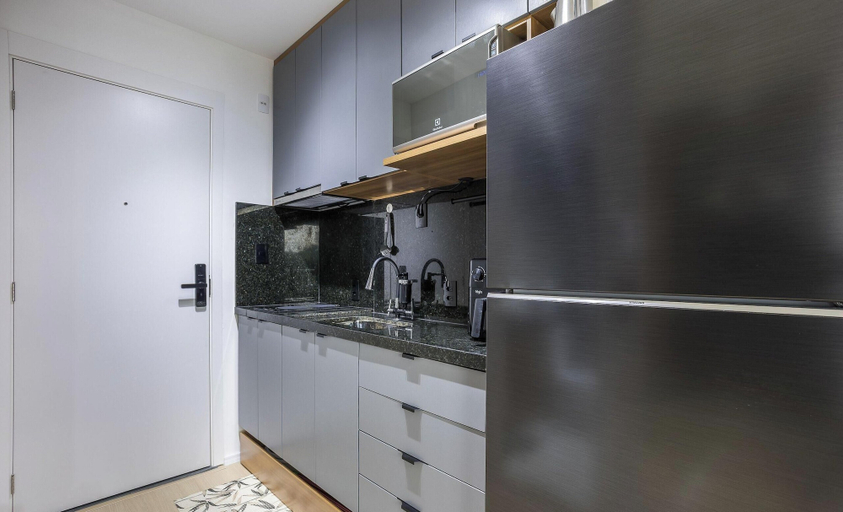 Private kitchen, Studio w/ Balcony 850 m From the Subway Msz0504, São Paulo