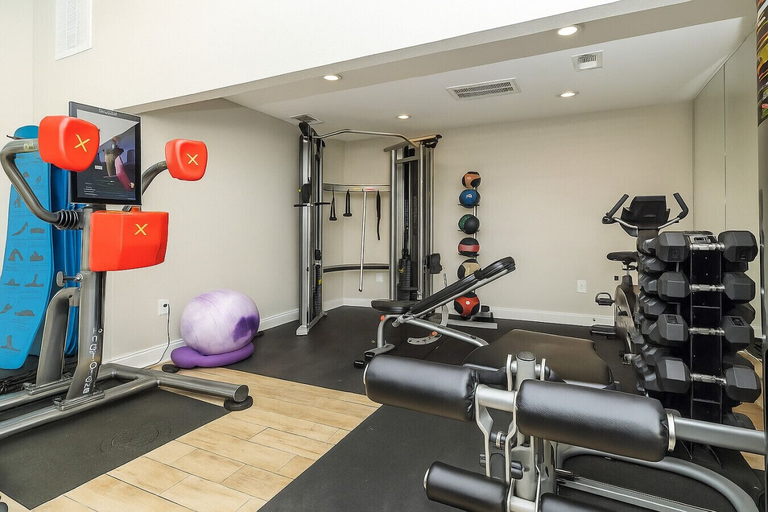 Interior 3, Beautiful, Pool, Gym, Near Theheights, BBQ, Houston