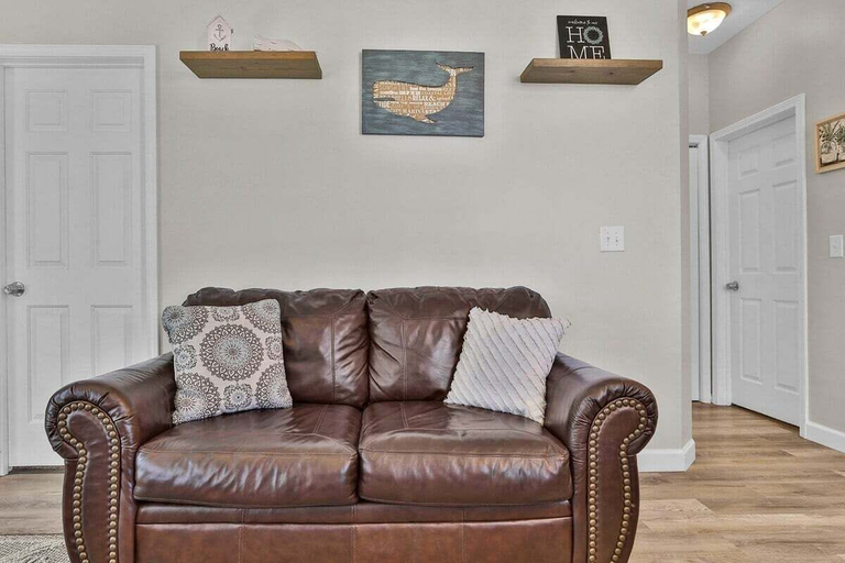 Interior 3, River Oaks 57B, Horry
