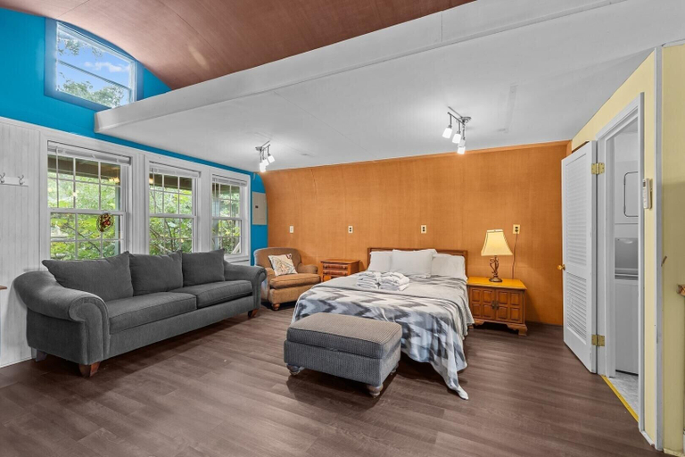 Room 2, Mr. Bennie's Cafe 2 Bedroom Home by RedAwning, Carteret