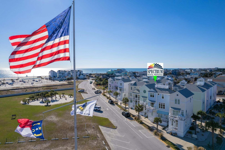 Exterior 5, Seas The Day 3 Bedroom Home by RedAwning, Carteret