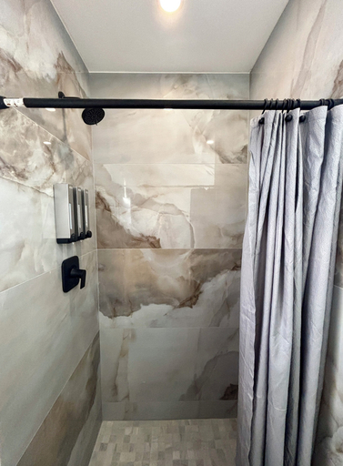 Bathroom 2, Downtown 1 or 2 Bedroom Stay - Walk to Ferry