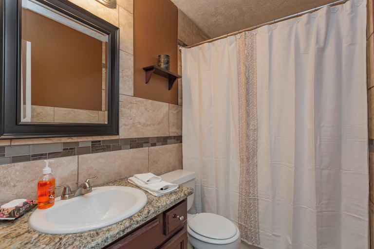 Interior 3, Looby Location- Charming 3br Home 10 min to Downtown!, Davidson