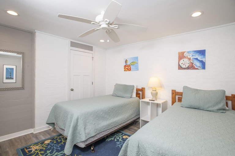 Room 2, Oceans 2 4 Bedroom Condo by RedAwning, Carteret
