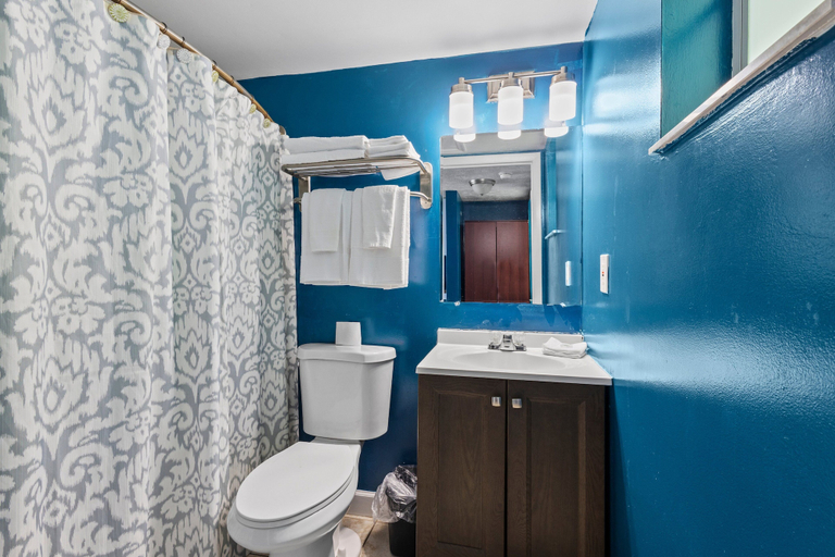 Bathroom, Oceanfront Inn Room #16- Ocean View Balcony, 2 Full Beds, Saint Lucie