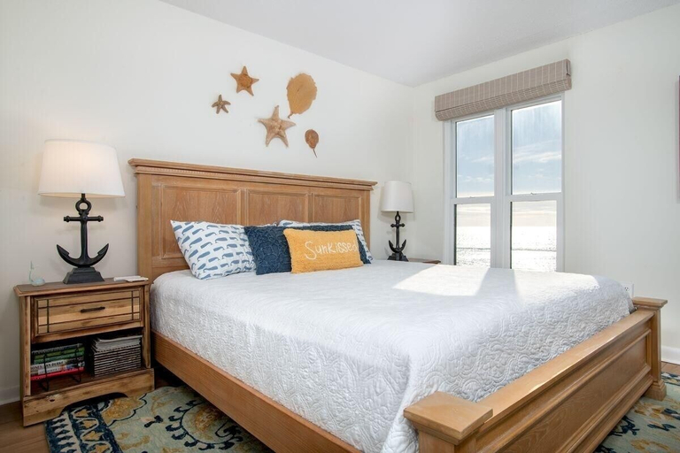 Room 2, Summer Winds 231-b 3 Bedroom Condo by RedAwning, Carteret