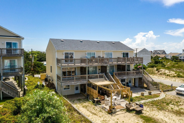 Exterior 5, Barefoot Ventures 4 Bedroom Townhouse by RedAwning, Carteret