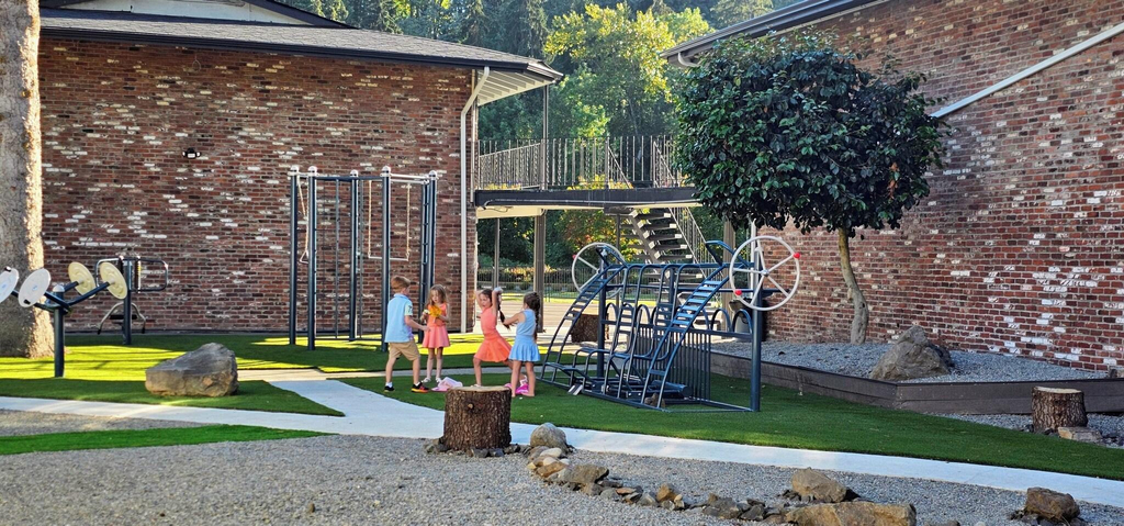 Others 4, Sunrise Garden Suites, Tukwila