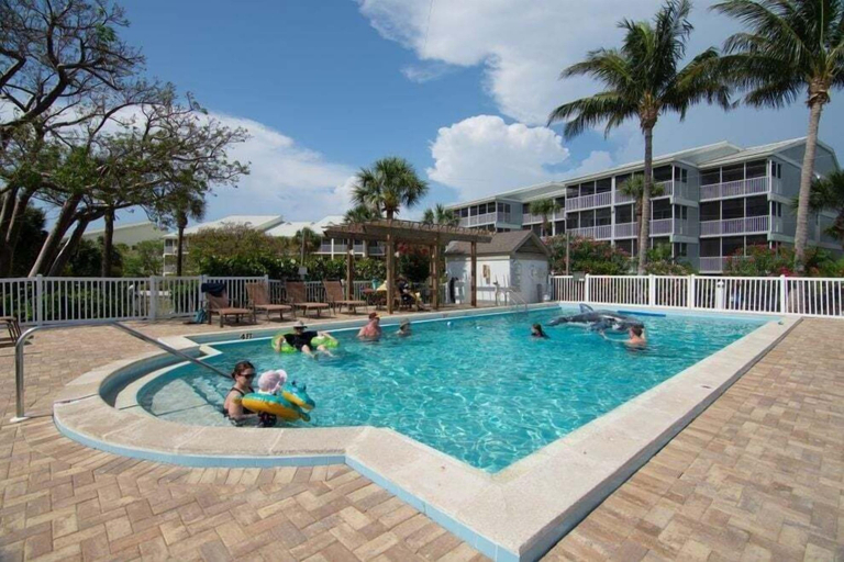 Pool 3, Beach Villas 2514 2 Bedroom Condo, Lee