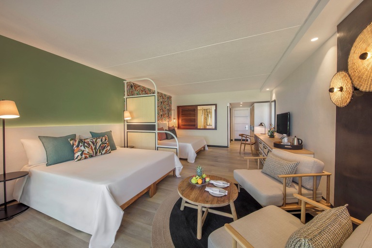 Bedroom 3, Victoria Beachcomber Resort & Spa