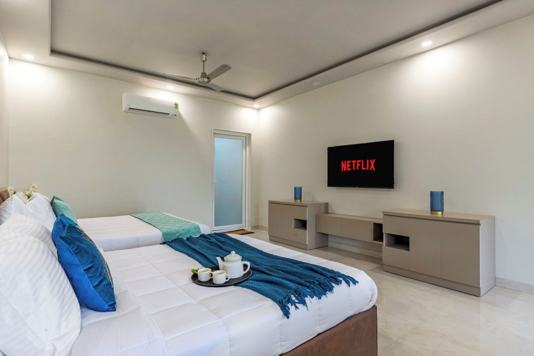 Room 2, ELIVAAS Enchantia 6 BHK Farmhouse, Gurgaon