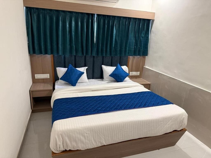 Room 5, hotel beral, Ahmadabad
