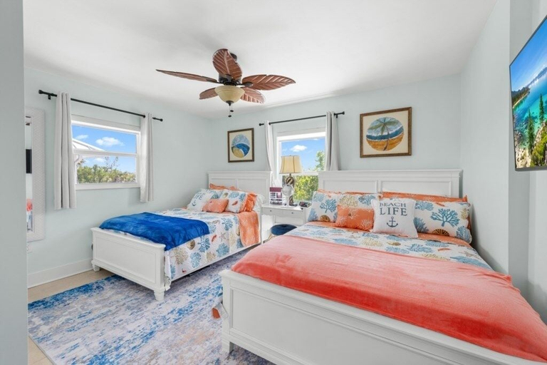 Room 5, Seashells Unit 37 2 Bedroom Condo, Lee