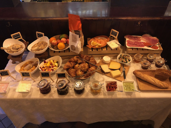 Food & Drinks 5, Kingstons Townhouse