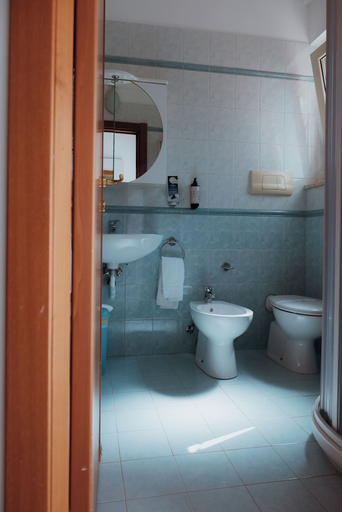 Bathroom 5, HOTEL ACQUARIO, Chieti