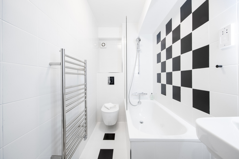 Bathroom 4, Americana Hotel, London