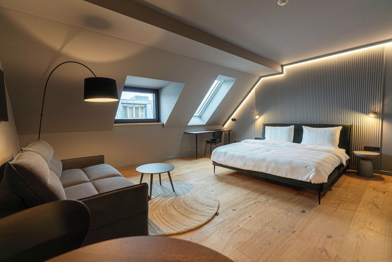 Room 4, Conlon House Central, München