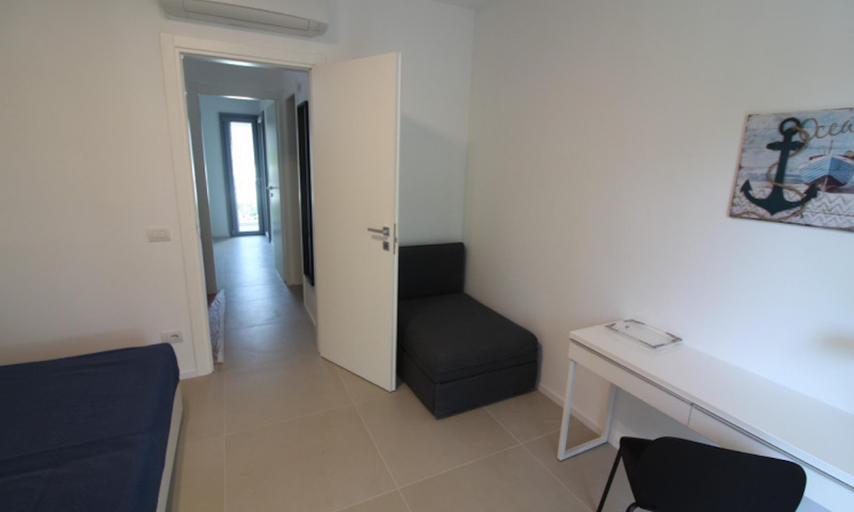 4, Modern villa with a fenced garden, Udine