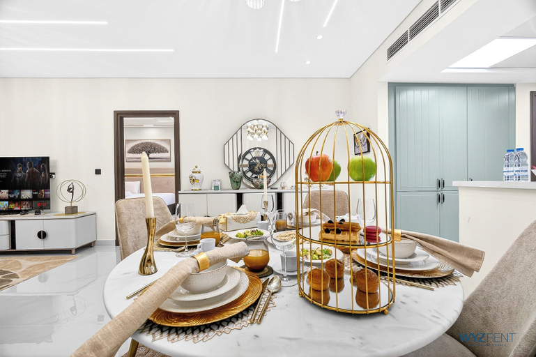 Dining 5, 1BR Royal Amwaj Private Beach& Burj view, Dubai